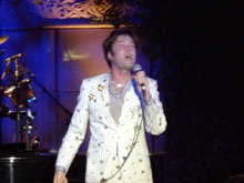 Rufus Wainwright (Aug 4, 2007) Mountain Winery, Saratoga CA, tags: Rufus Wainwright, Saratoga, California, United States, The Mountain Winery - Rufus Wainwright / Sean Lennon / A Fine Frenzy on Aug 4, 2007 [978-small]