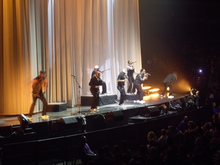 Naturally7 (Aug 24, 2010) Arco Arena, Sacramento CA, Michael Bublé / Naturally 7 on Aug 24, 2010 [582-small]