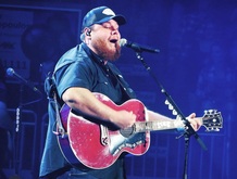 Luke Combs / Riley Green / Chayce Beckham on Nov 21, 2022 [427-small]