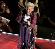 P!nk / Julia Michaels / KidCutUp on Apr 27, 2019 [846-small]