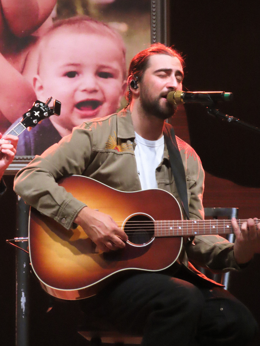 Noah Kahan Concert & Tour History (Updated for 2024 - 2025) | Concert  Archives