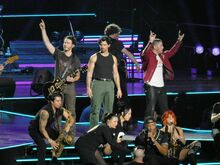 Jonas Brothers / Mimi Webb / Deleasa on Oct 2, 2024 [542-small]