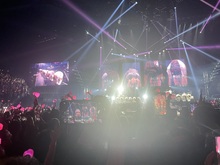 BLACKPINK on Dec 11, 2022 [732-small]