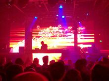 Gareth Emery on Oct 24, 2015 [340-small]