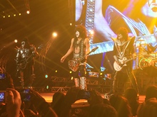 Kiss on Oct 10, 2015 [809-small]
