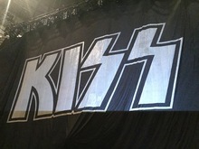 Kiss on Oct 10, 2015 [817-small]