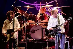 Steve Snowden/Getty Images, Neil Young & Crazy Horse / Los Lobos on Aug 3, 2012 [884-small]