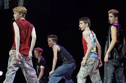 Aaron Carter / Dream Street / Lindsay Pagano on Feb 17, 2002 [572-small]