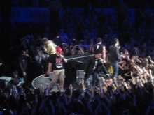 tags: New Kids On The Block, Columbus, Ohio, United States, Nationwide Arena - New Kids On The Block / Jabbawockeez on Apr 3, 2009 [528-small]