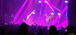 Stone Temple Pilots / Tyler Bryant & the Shakedown on Nov 5, 2021 [466-small]