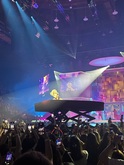 Sabrina Carpenter / Declan McKenna on Nov 4, 2024 [749-small]