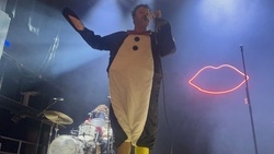 Lovelytheband / MOD SUN / Huddy / No Love for the Middle Child on Oct 31, 2024 [394-small]