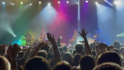 Houndmouth / Taylor McCall on Nov 15, 2024 [888-small]