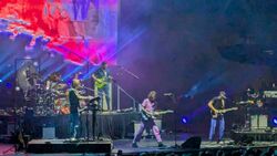 King Gizzard & the Lizard Wizard / King Stingray on Nov 15, 2024 [021-small]