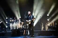 Mike DelGuidice and Crystal Taliefero, Billy Joel on Nov 21, 2016 [645-small]