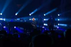The Piano Man, Billy Joel on Nov 21, 2016 [647-small]